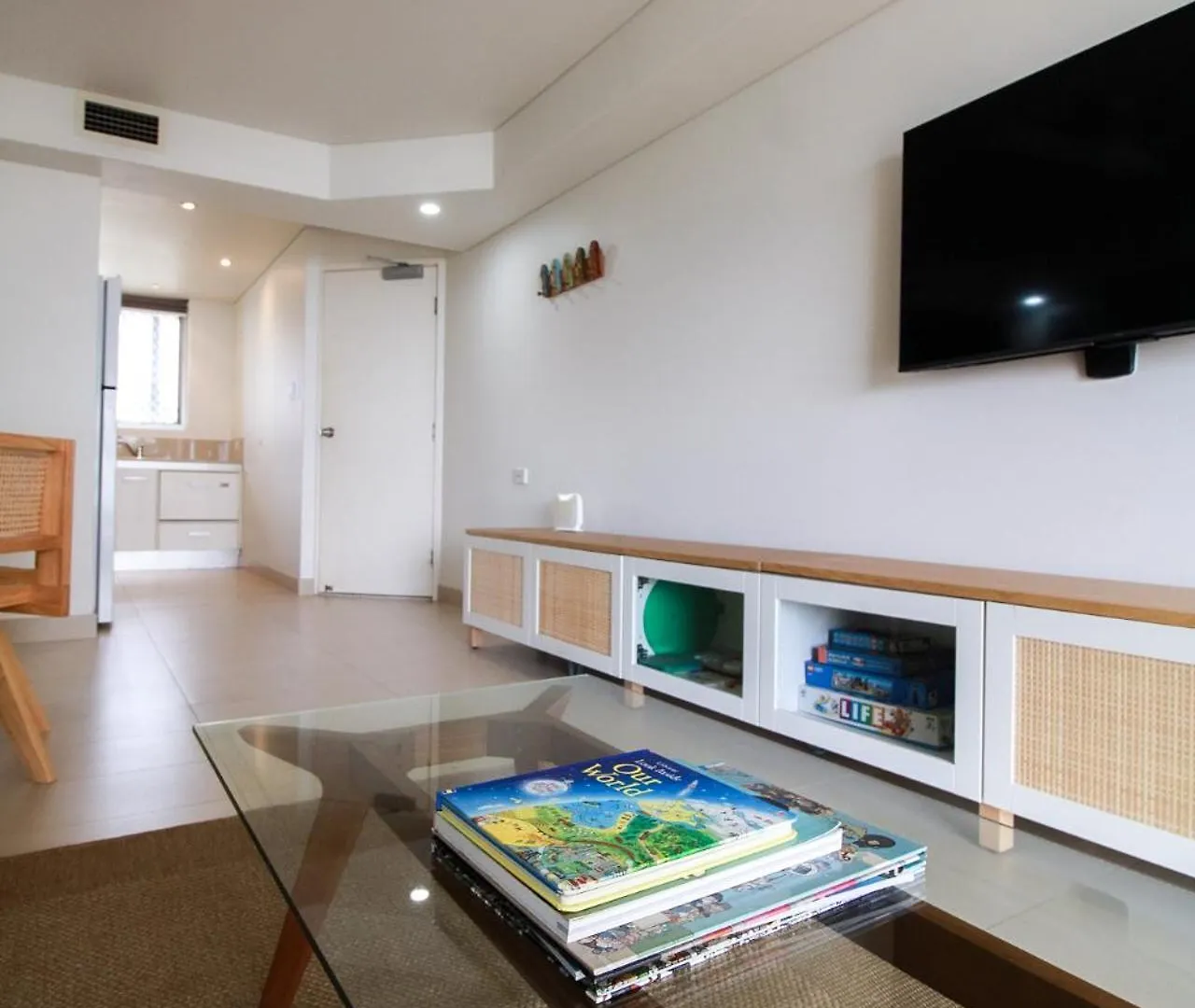 Beachfront Escape In Coolangatta Gold Coast Apartment