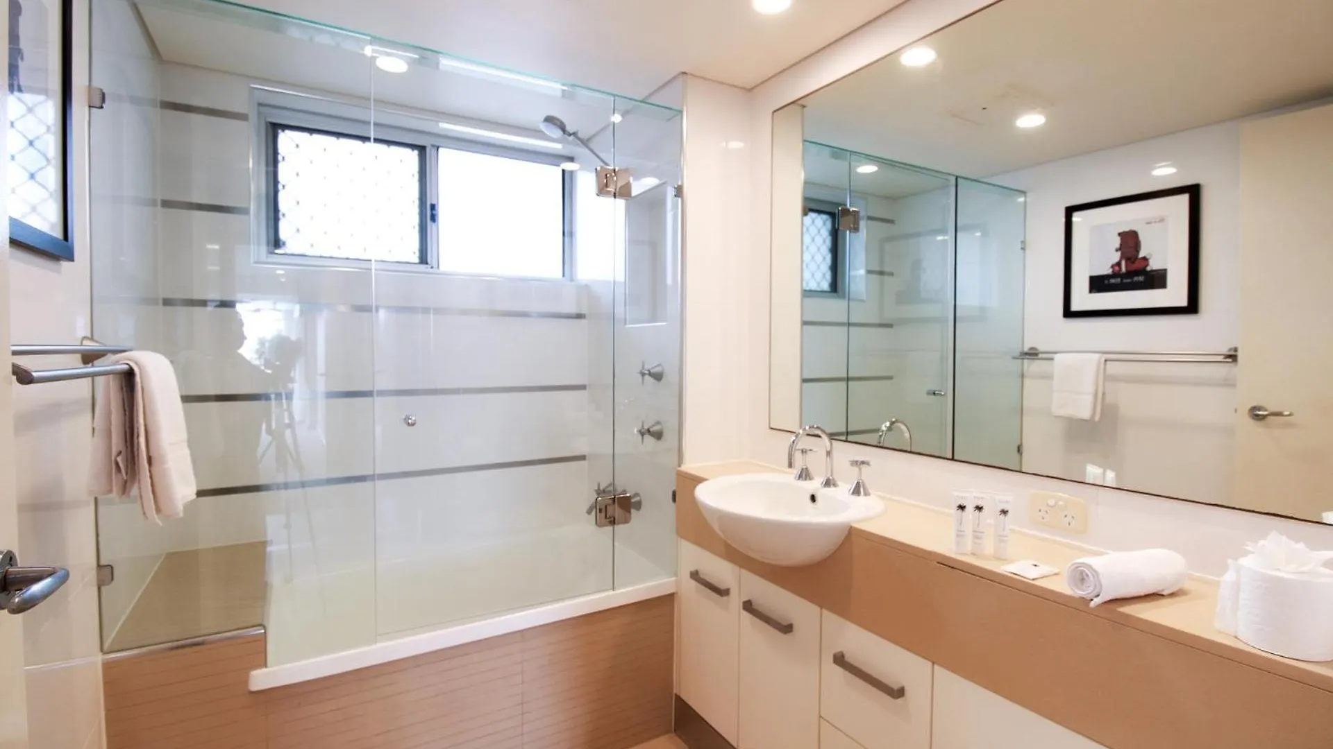 Apartment Beachfront Escape In Coolangatta Gold Coast Australia