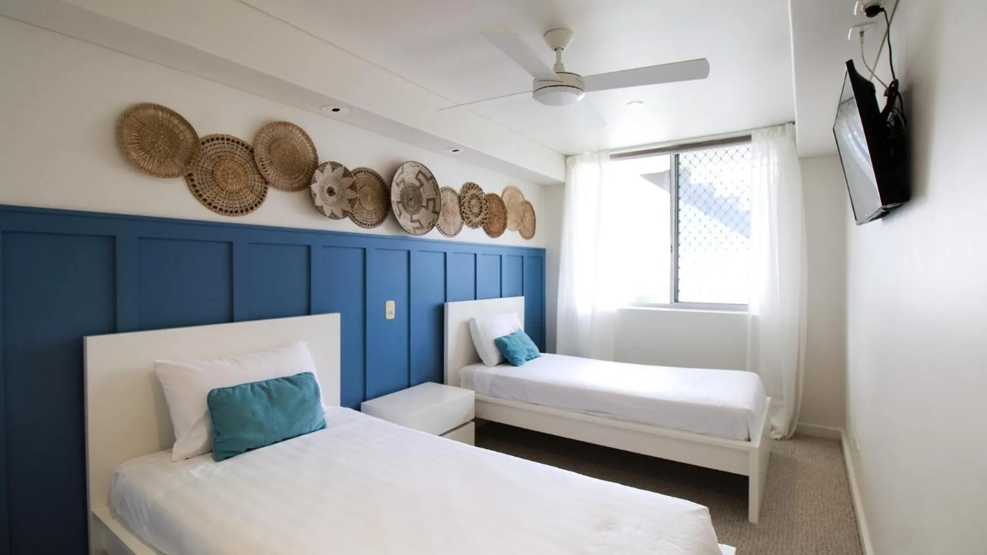 Beachfront Escape In Coolangatta Gold Coast Apartment
